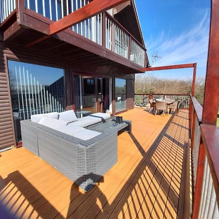3 Bed Lodge With Ev Point Truro Bagian luar foto