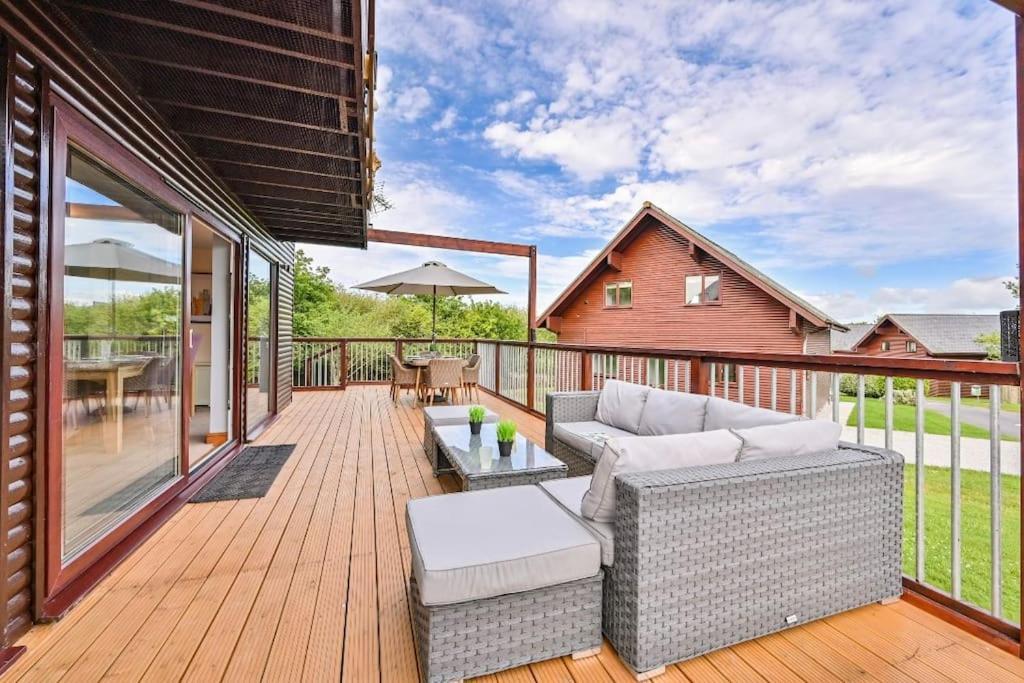 3 Bed Lodge With Ev Point Truro Bagian luar foto