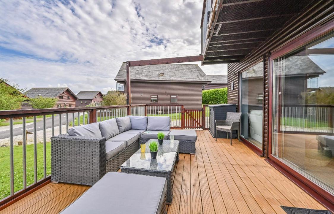 3 Bed Lodge With Ev Point Truro Bagian luar foto