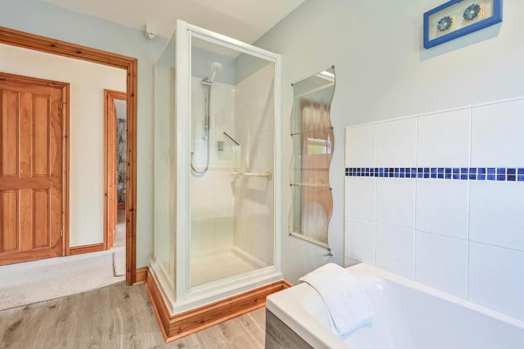 3 Bed Lodge With Ev Point Truro Bagian luar foto